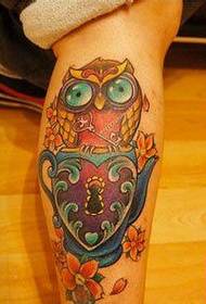 gamba Bel modello di tatuaggio civetta pop