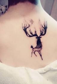 tatuaje de ciervo de personalidad de bosque