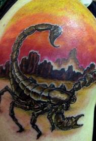 ຮູບແບບ tattoo scorpion shoulder color ໃນພື້ນທີ່ທະເລຊາຍ