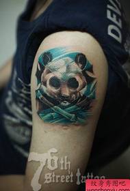 Un patrón de tatuaje de panda del brazo Pop Classic