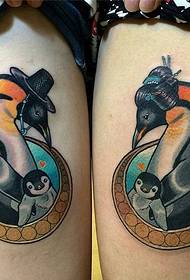 Pola tattoo pingguin lucu