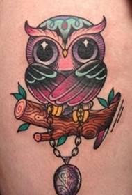 ube nokubonga okuhle noma okuhle kakhulu nokuhle kakhulu kwe-owl tattoo