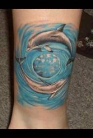 Tattoo Delfine Elegante Freiheit Das Delfintattoo-Muster, das im Meer tänzelt