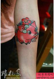 menina braço bonito clássico porco tatuagem padrão
