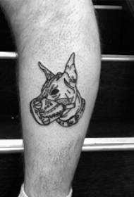 jongens kalf op zwart grijs schets punt doorn truc creatieve dieren tattoo foto