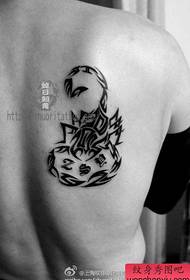 modello di tatuaggio di scorpione totem cool posteriore maschio