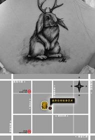 babaye nga pabalik nga cute nga pattern sa tattoo sa bunny