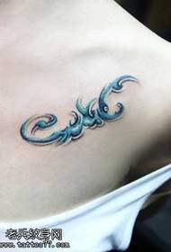 model tatuazhi akrep i vogël dhe i lezetshëm