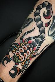 disegno del tatuaggio pinzette di vitello grande