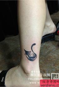 girls legs popular pop cat tattoo pattern