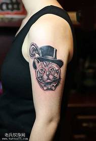 Modello di tatuaggio di personalità del braccio di gatto detective