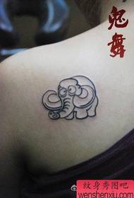 flickor axlar söta lilla elefant tatuering mönster
