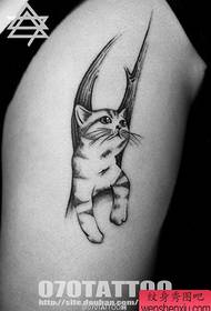 сладак узорак тетоваже мачака који воле девојке