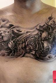 Чоловіча передня груди гарний крутий кролик та корови візерунок татуювання