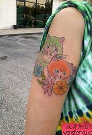 女の子アームステイ滞在かわいい猫タトゥーパターン