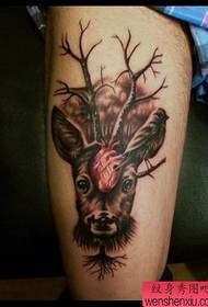 recomana una imatge de tatuatge de cor de cérvol