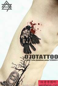 priljubljena super čedna je črno-bela vrana Tattoo vzorec