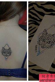 kızlar sadece güzel totem kedi dövme deseni geri