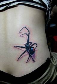 ένα πολύχρωμο μοτίβο τατουάζ αράχνη στη μέση