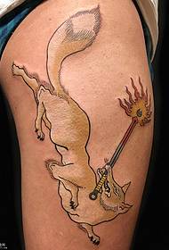 modeli i tatuazhit të kofshës së krahut