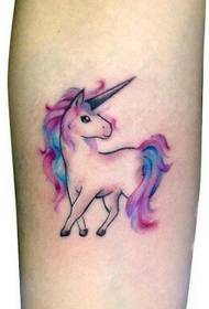 plusieurs beaux motifs de tatouage de licorne