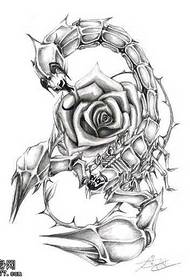 wzór tatuażu Róża Skorpion