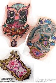 Leuk roze dierlijk manuscript tattoo patroon