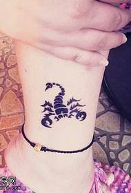 Bein Skorpion Totem Tattoo Muster