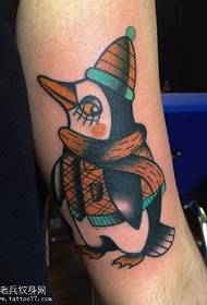 målade liten pingvin tatuering mönster