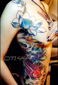 lepota Stranski pas priljubljen čudovit tradicionalni vzorec tetovaže lotosa