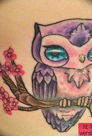 Un modello di tatuaggio carino civetta
