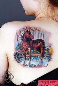 дівчата назад класичний європейський та американський колір татуювання коня візерунок