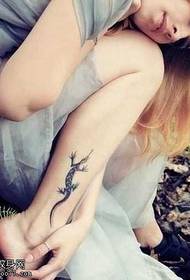 modello del tatuaggio del lucertola del piede