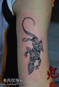 малюнок татуювання тотем ящірка рука ящірка