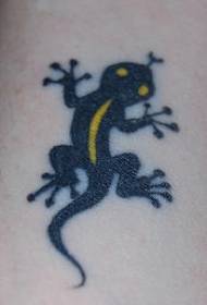 minimalist yero uye dema lizard tattoo pateni