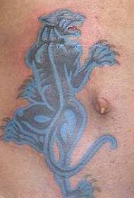 contorno blu del modello tatuaggio pantera nera