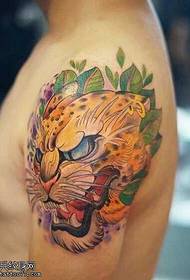 Modello tatuaggio leopardo di grande colore