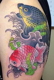 modello di tatuaggio spalla due pesci rossi