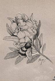 Rukopis europskog uzorka tetovaže pčela i cvijeta