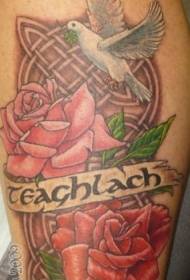 láb színes rózsa és a galamb tetoválás képet