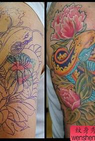 prachtige arm kleur slang pioen tattoo patroon