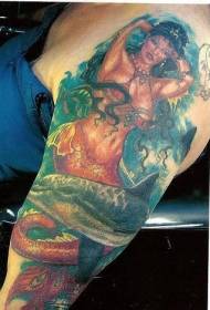 tatuatge de sirena i realista en color d'espatlles