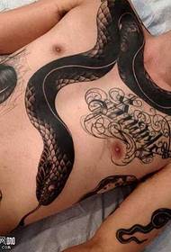 bröst svart orm tatuering mönster