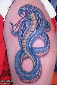 bracciu blu tatuu mudellu di tatuaggi