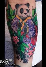 Qaabka tattoo weyn ee Panda