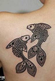 skulder gullfisk totem tatoveringsmønster
