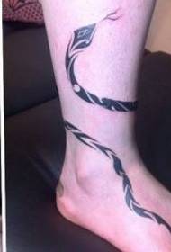 beau motif de tatouage de serpent totem 133875 - joli modèle de tatouage de serpent taille fille