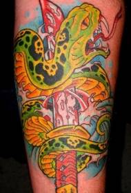 Modello di tatuaggio serpente speroni pugnale