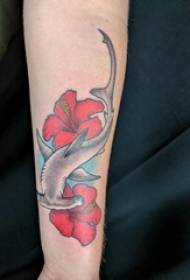 brațe de băieți Liniile simple pictate flori și imagini pentru tatuaje de rechin