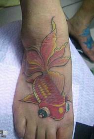 ноги золотих рибок татуювання візерунок